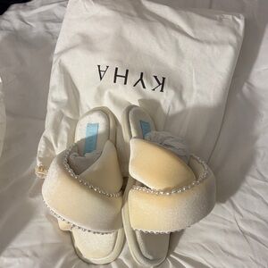KYHA Cream Pearl Embellished Sandals Size Small Bridal